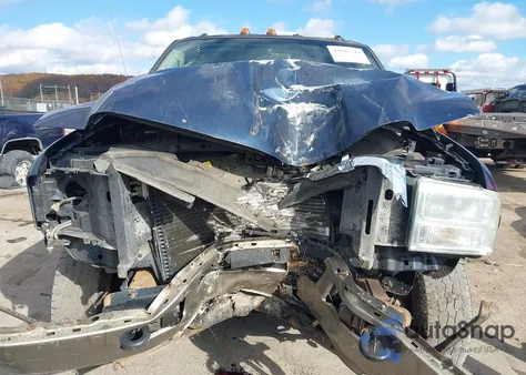 2005 Ford F-250 Lariat/Xl/Xlt z USA, uszkodzony, nr VIN 1FTSW21P35EA55759